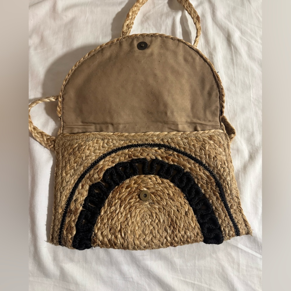 Elegant Tan and Black Woven Crossbody Bag - Picture 3 of 5